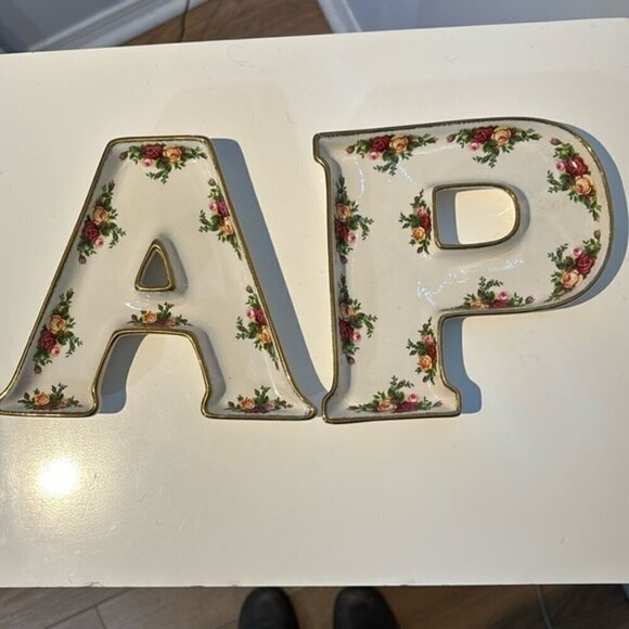 Royal Albert “old country roses” set of 2 letter dishes “A” “P” - Picture 1 of 7